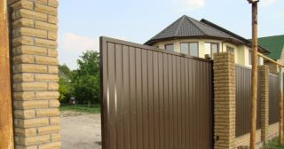 Купить откатные ворота из профнастила Тихвин, цена от 1778 руб.