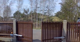Купить распашные ворота из штакетника Тихвин, цена от 2771 руб.